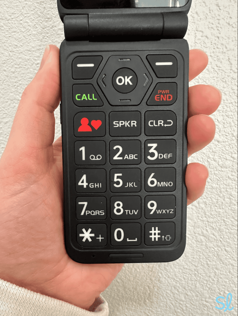 Simplified Smartphone Interfaces for Seniors: 2026's Best Large-Button and Voice-Controlled Mobile Devices