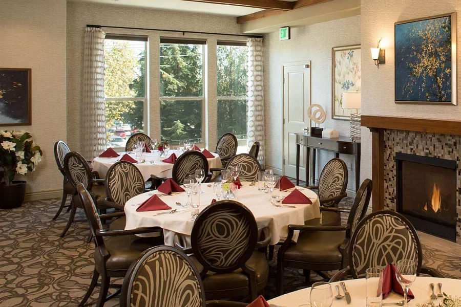 fine dining senior living